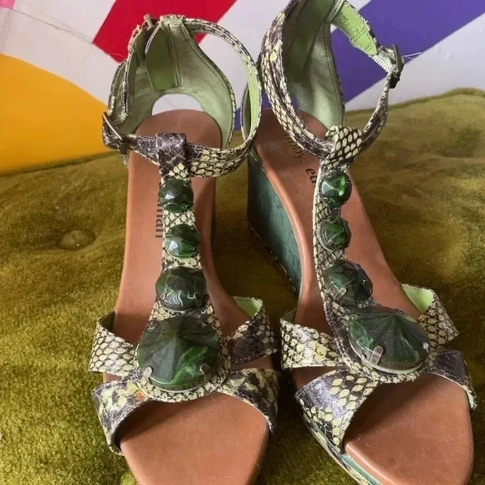 Libby. Edelman 6.5 W wedge jeweled‎ heel snake skin green super cute! - Picture 2 of 7